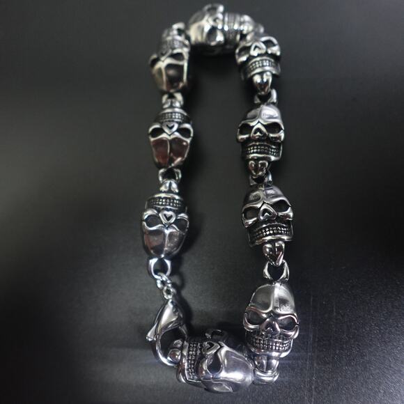 Stainless Steel Large Skull Heads Heavyweight Bracelet SBR-5303 - Picture 5 of 6